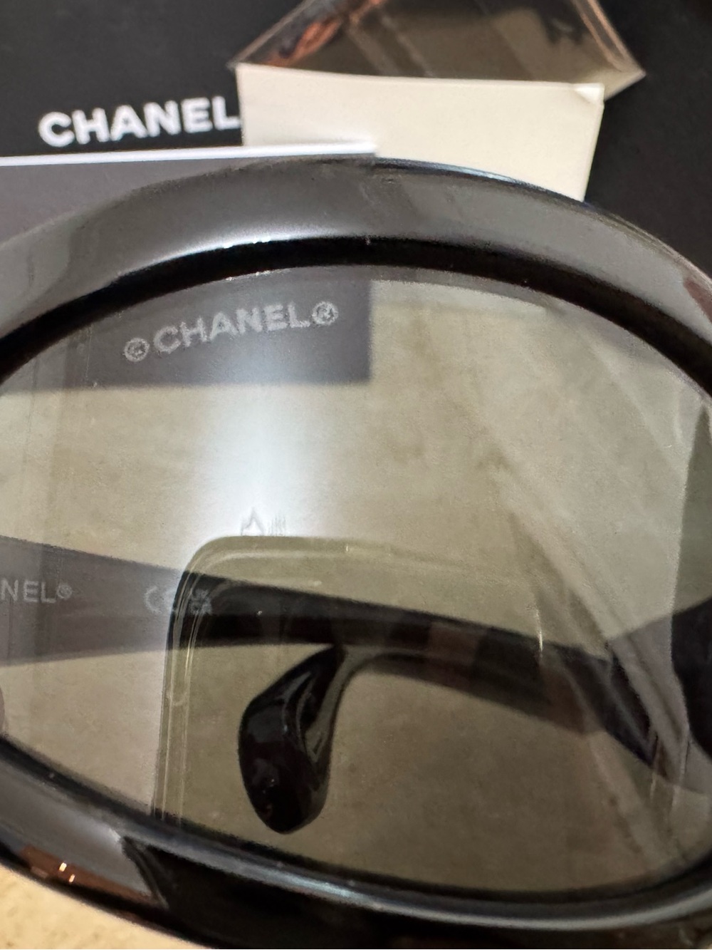 Chanel Shield Sunglasses 2025/2026 - Picture 7 of 10